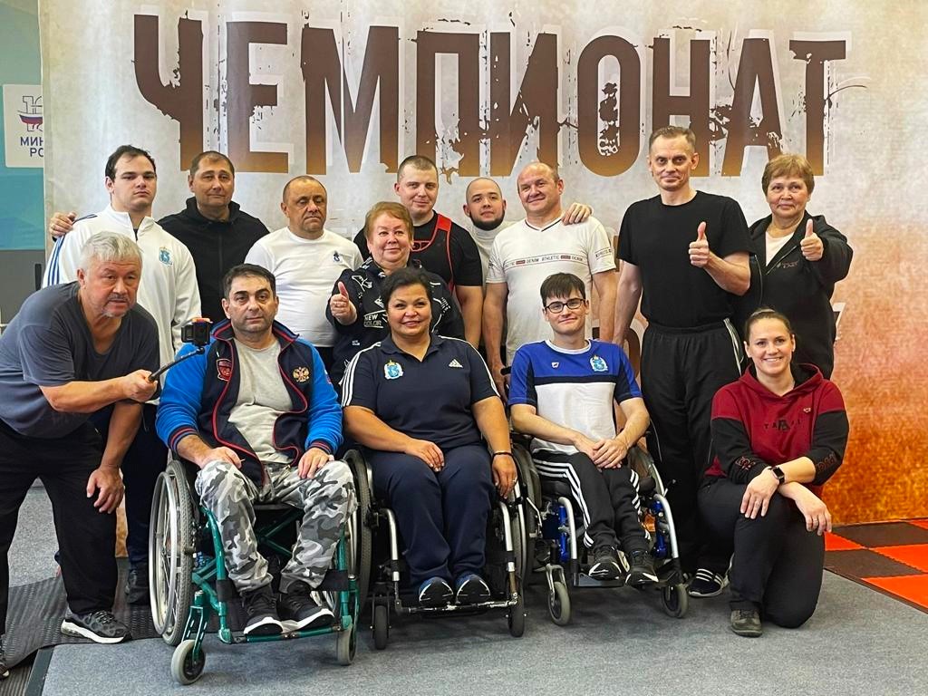Пауэрлифтеры Муравленко – победители и призеры окружных соревнований