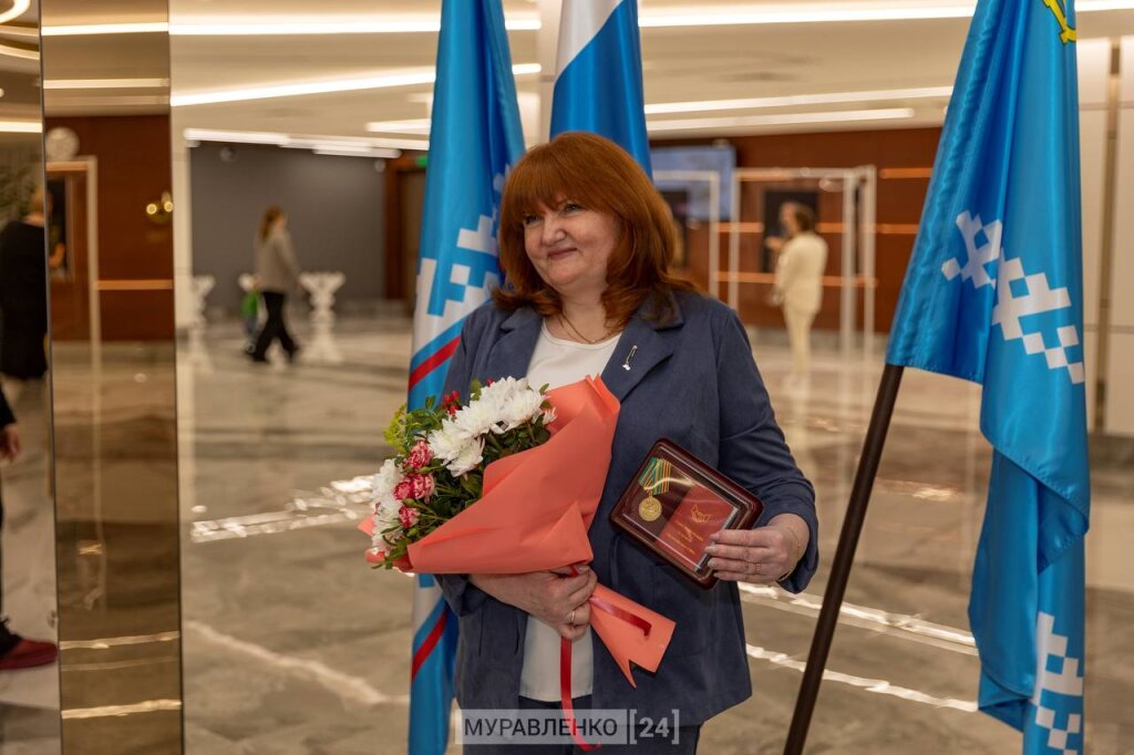 Муравленковских мам поздравили с наступающим праздником