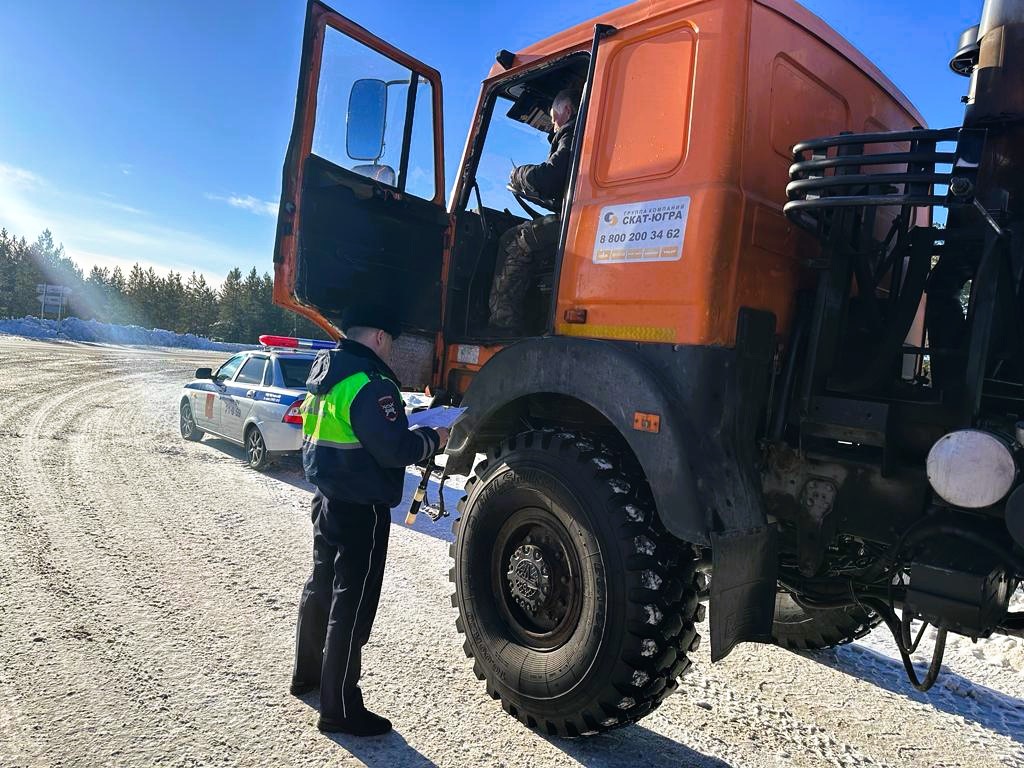 Автоинспекторы проводят операцию «Автобус – грузовик»