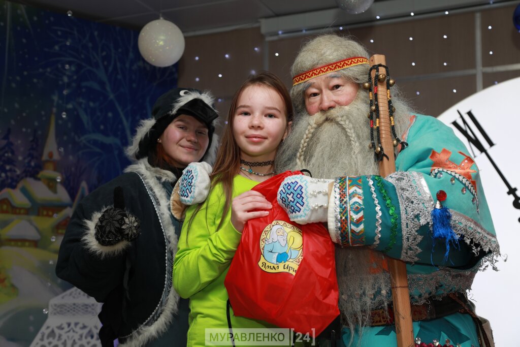 Ямальский Дед Мороз проводит конкурс для юных северян