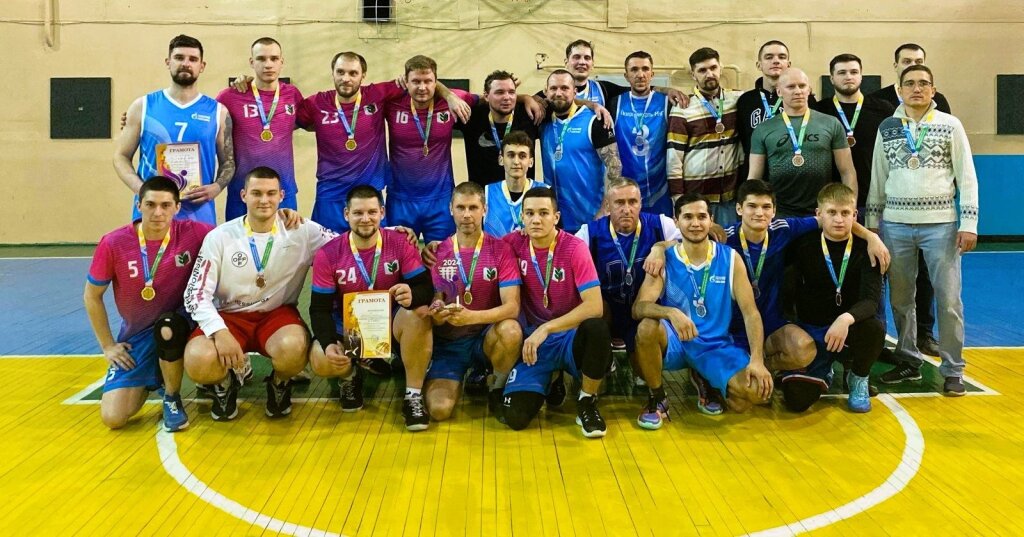 В Муравленко прошли соревнования по баскетболу