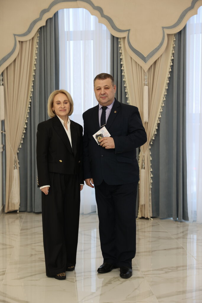 Мужчинам Муравленко вручили заслуженные награды