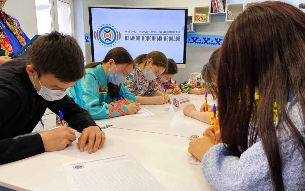 Муравленковцы напишут диктант на языках КМНС