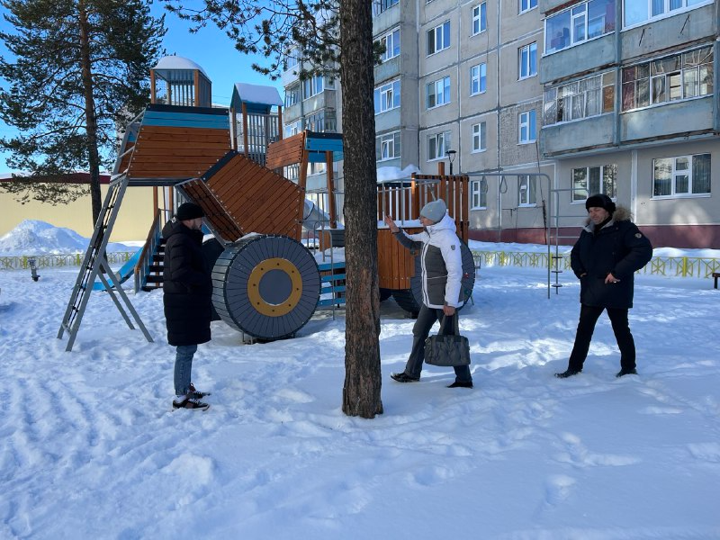 В Муравленко оценили безопасность игровых и спортивных площадок