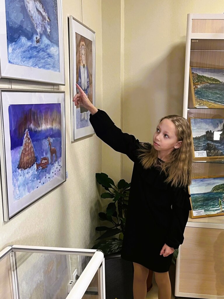 В школах Ямала откроют художественные передвижные выставки «Искусство – детям»