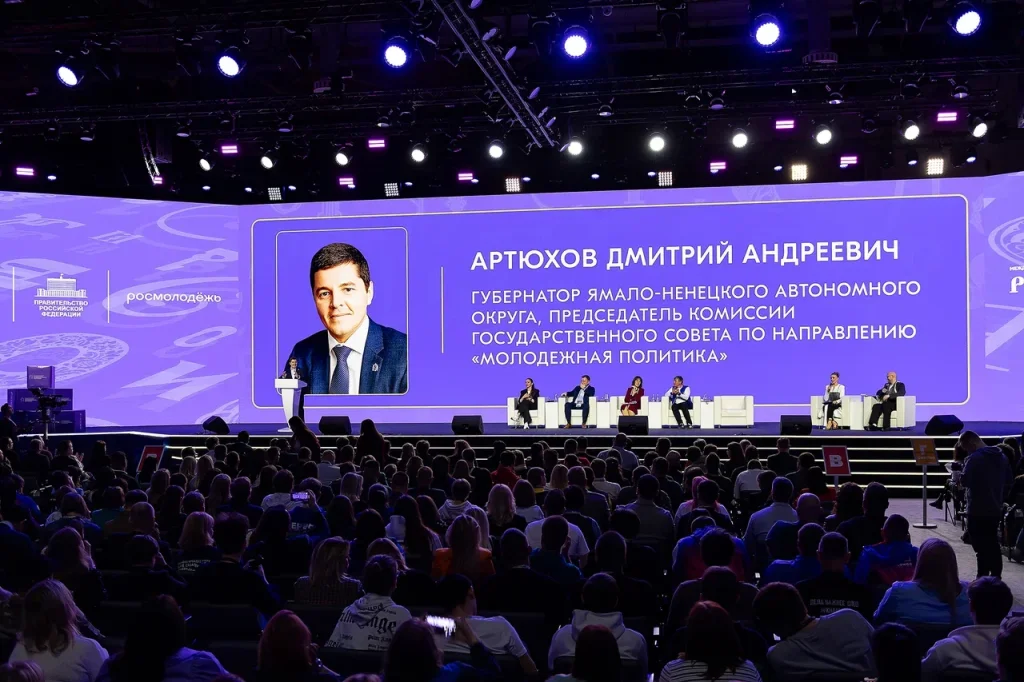 Дмитрий Артюхов рассказал об участии регионов в работе над новым нацпроектом «Молодёжь и дети»