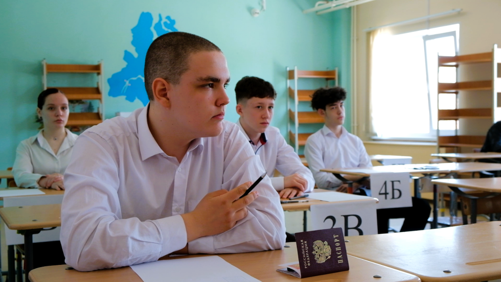 Девятиклассники сдали устный экзамен по иностранному языку