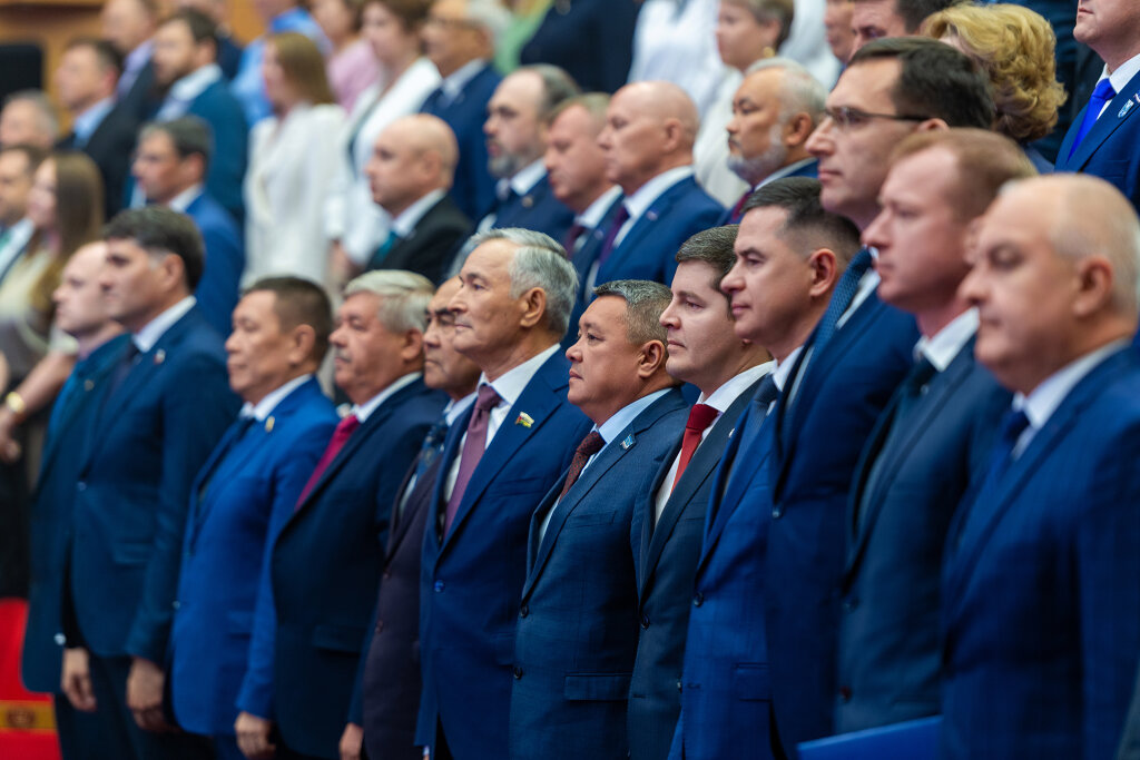 Дмитрий Артюхов принял участие в мероприятиях, посвященных 30-летию ямальского парламента