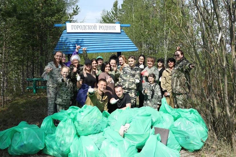 Волонтеры проекта «Будущее Арктики» очищают лесные массивы и прибрежные зоны от мусора