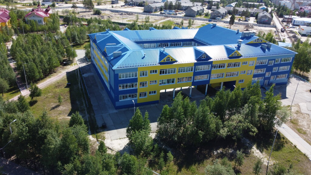 В школах Муравленко откроют передвижные выставки «Искусство – детям»