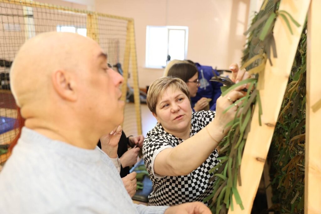 Муравленковцы могут помочь волонтерам в плетении маскировочных сетей