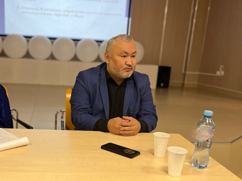 Эдуард Яунгад представил ямальский опыт поддержки кочевников в Якутске