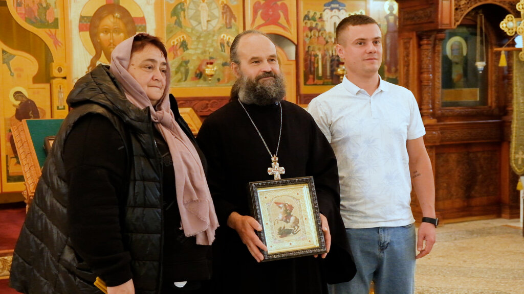В храм Преображения Господня передали икону из Донбасса