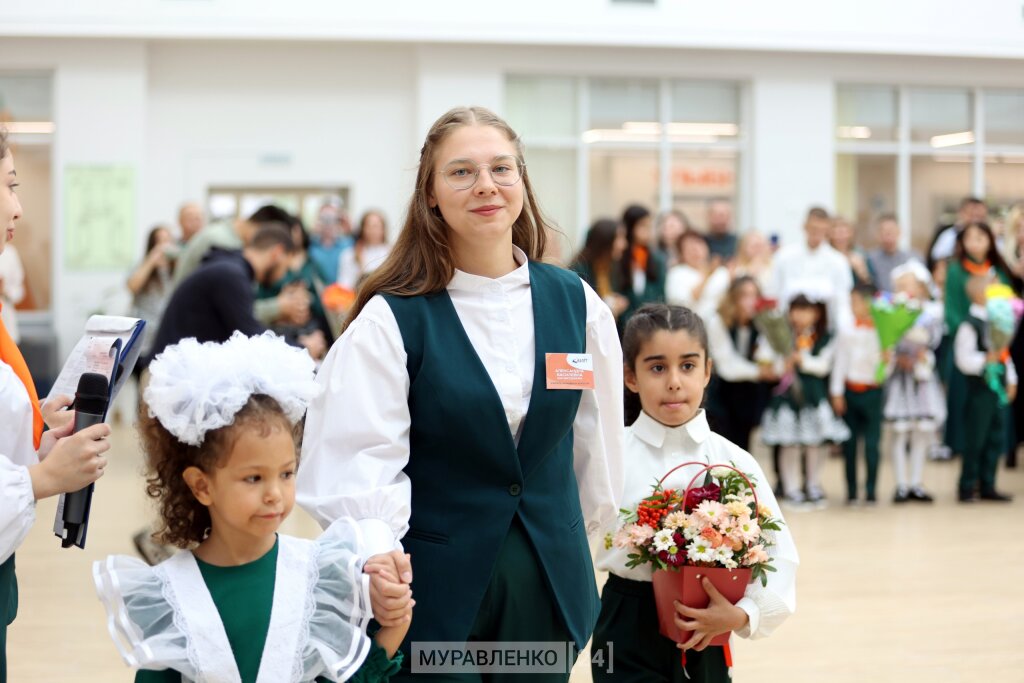 В образовательных учреждениях города прозвенели первые звонки
