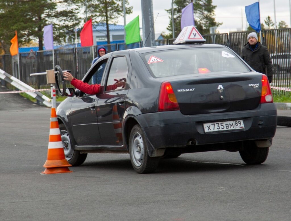 Муравленковцы примут участие в окружных соревнованиях по автомногоборью