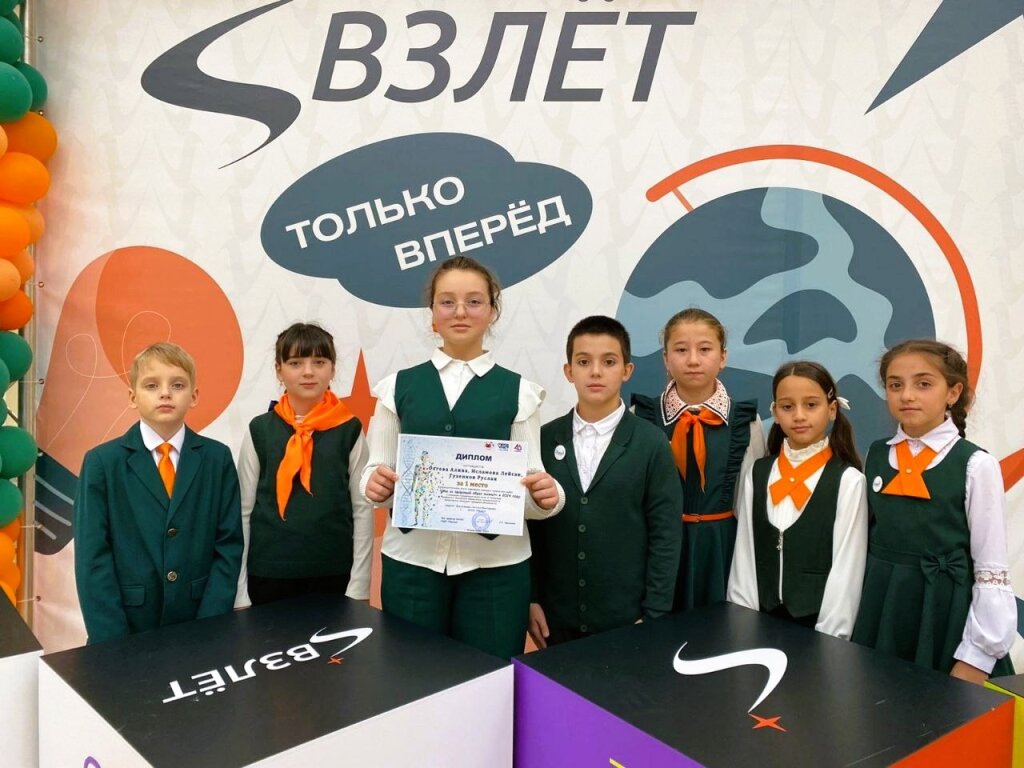 Юные муравленковцы примут участие в окружном конкурсе творческих работ