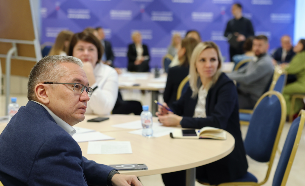 В Правительстве Ямала обсудили кадровый вопрос в сфере туризма