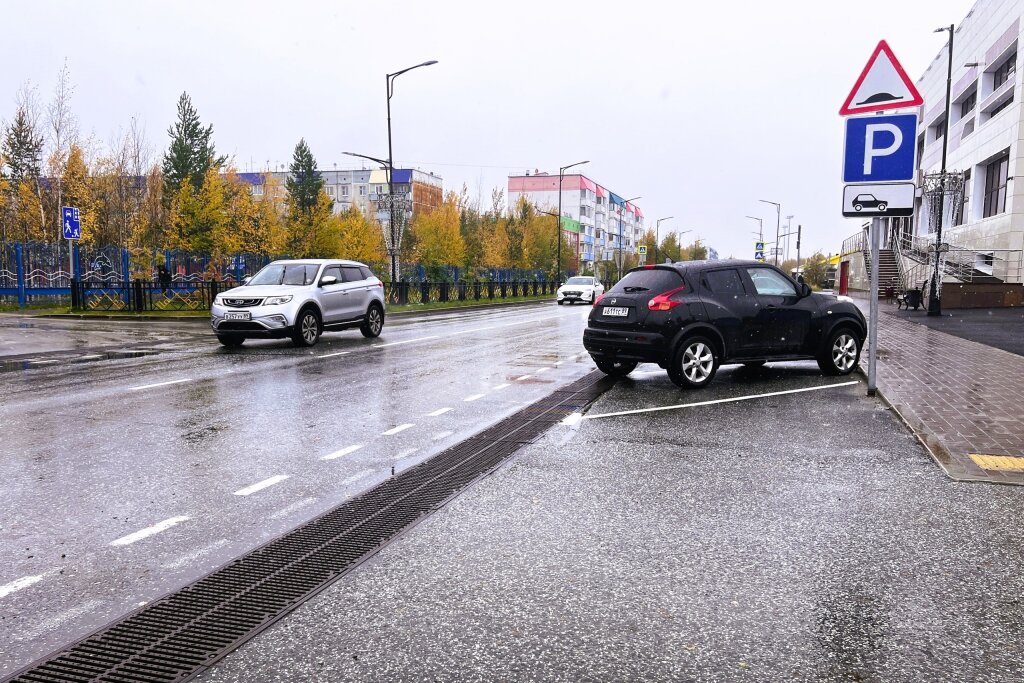 Госавтоинспекторы призывают муравленковцев быть предельно внимательными на дорогах