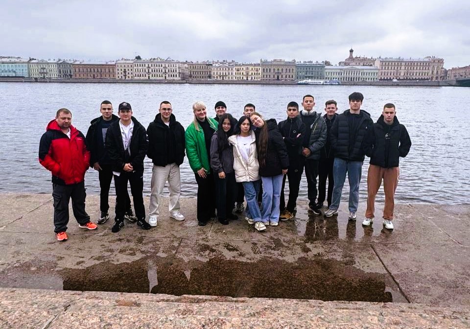 Юные муравленковцы отправились в культурно-познавательную поездку «Моя Россия»