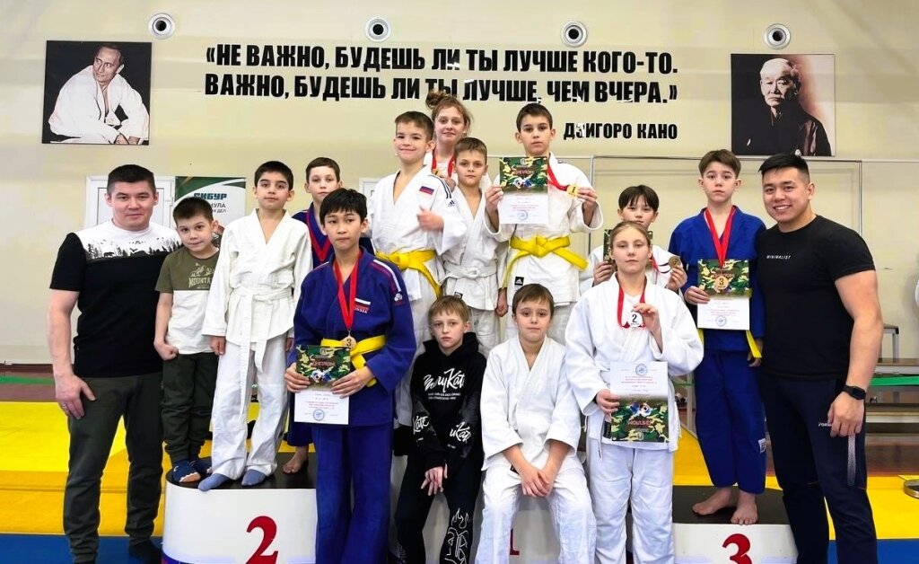 10 медалей завоевали дзюдоисты на турнире в Тобольске