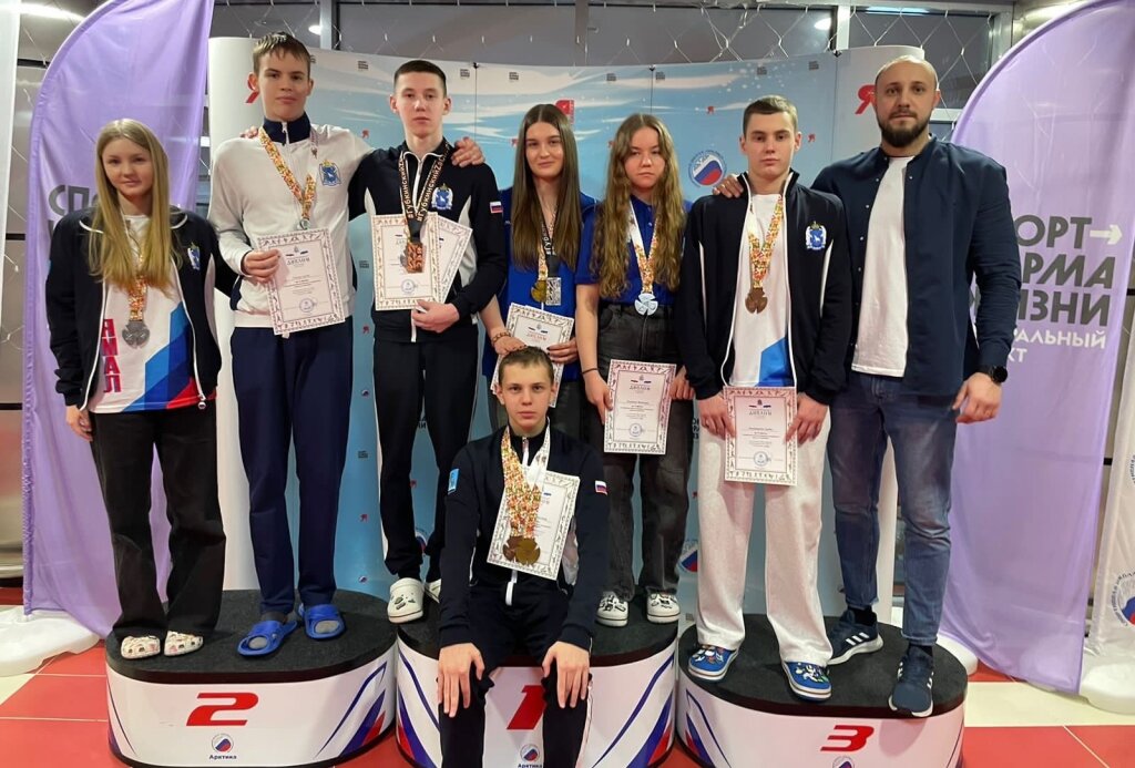 Муравленковские пловцы показали класс на окружных турнирах