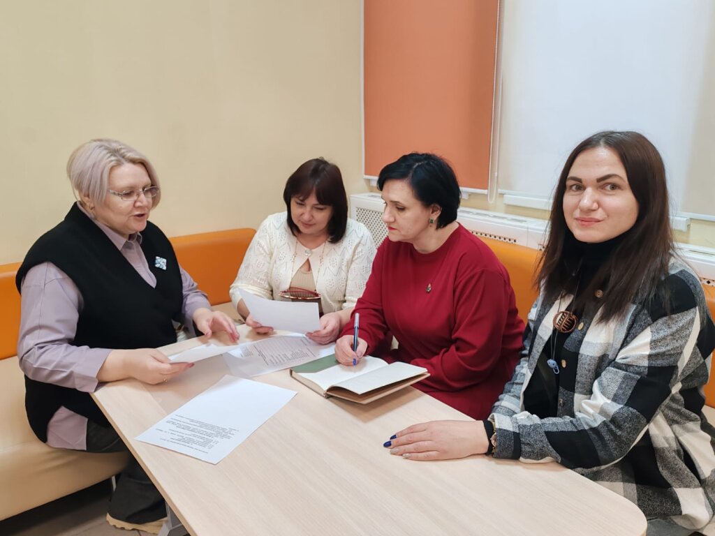 «Лица дружбы»: педагоги-художники Муравленко и Волновахи обсудили сотрудничество
