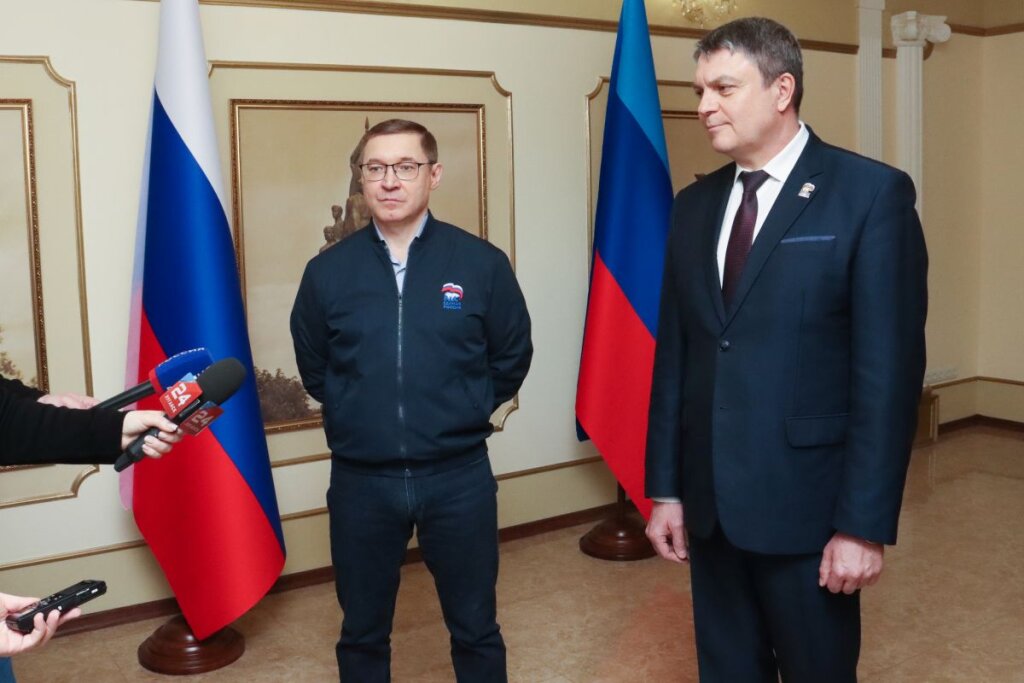 Владимир Якушев обозначил основные направления работы партии в Год муниципального депутата