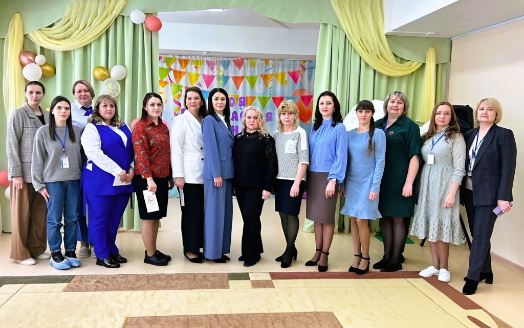 В Муравленко выбирают самую прекрасную няню