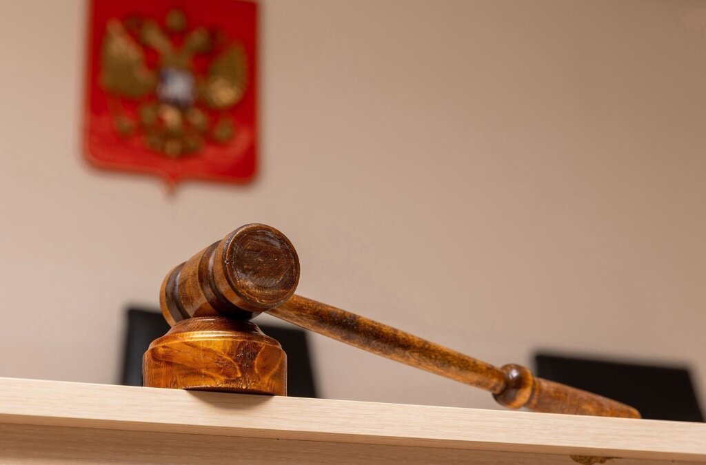Житель города заплатит крупный штраф за угрозы силовикам