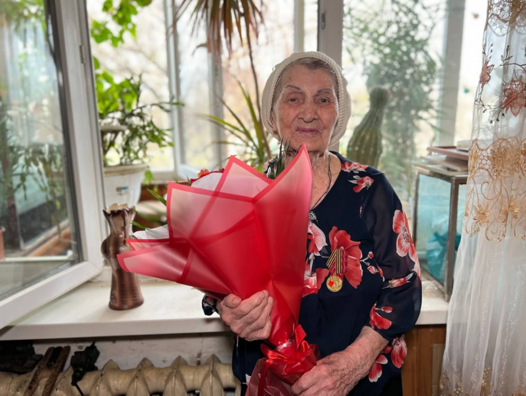 Ямальцам вручили памятные медали в честь 80-летия Победы в ВОВ
