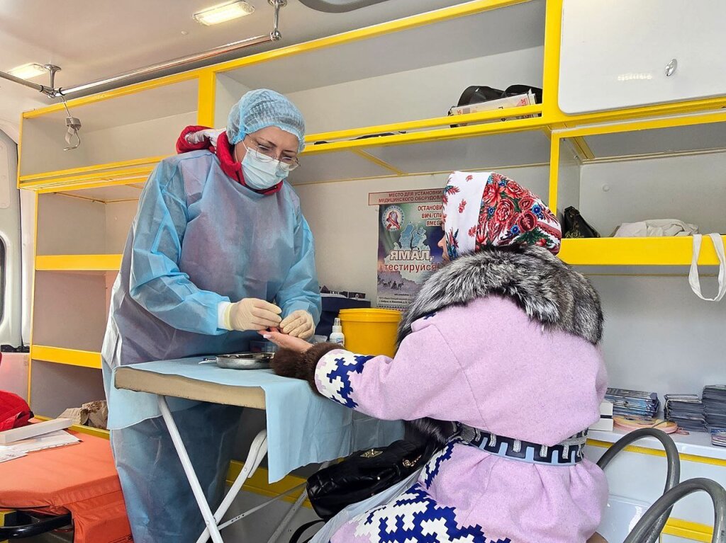 Муравленковцы приняли участие в акциях по профилактике ВИЧ