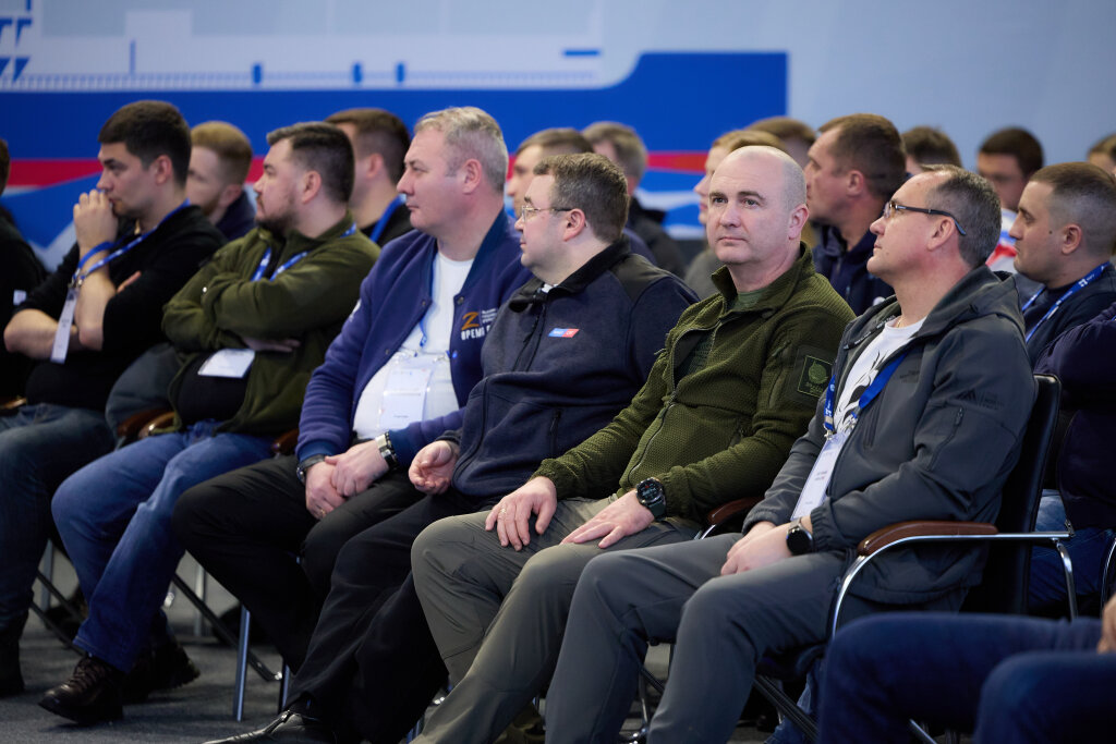 Участники программы «Время героев» обсудили приоритеты развития Ямала с губернатором