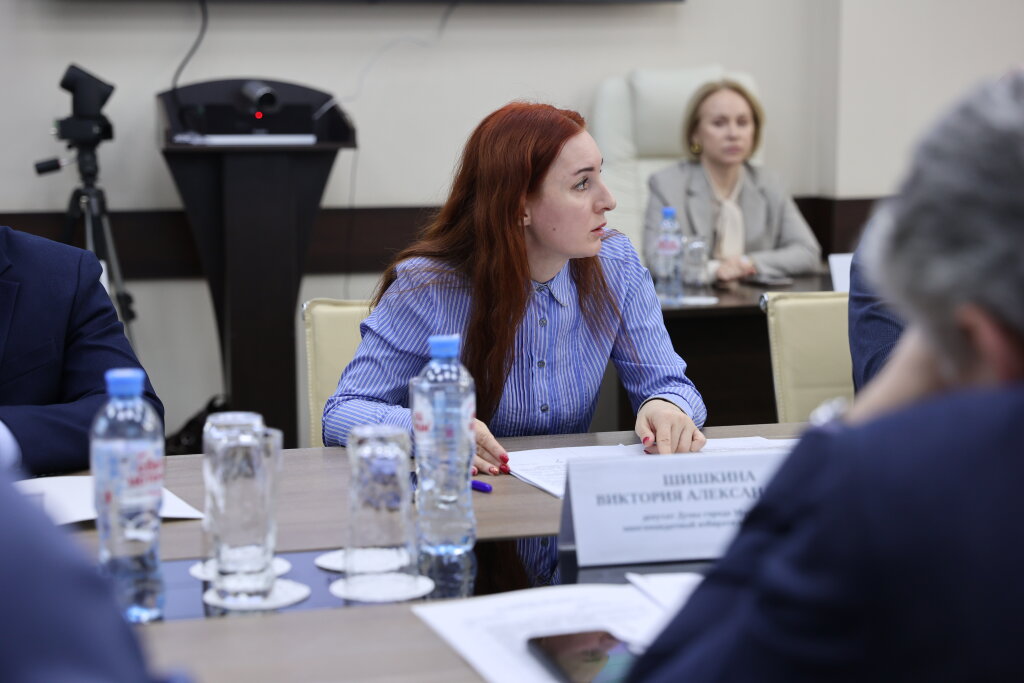 Депутаты Думы города провели очередное заседание