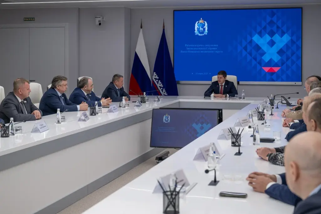 Дмитрий Артюхов встретился с депутатами регионального парламента
