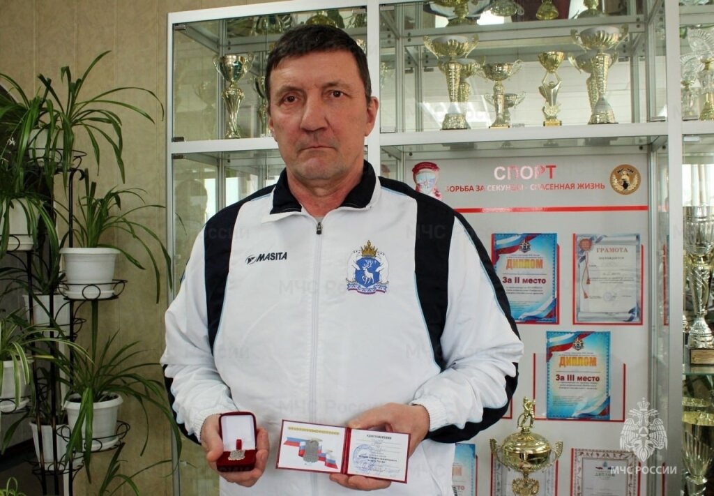 Игорь Чауков награжден почётным знаком «Ветеран пожарно-спасательного спорта России».