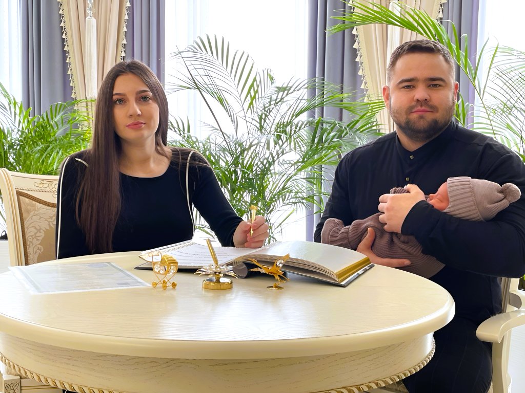 В Муравленко зарегистрировали 50-го ребенка с начала года