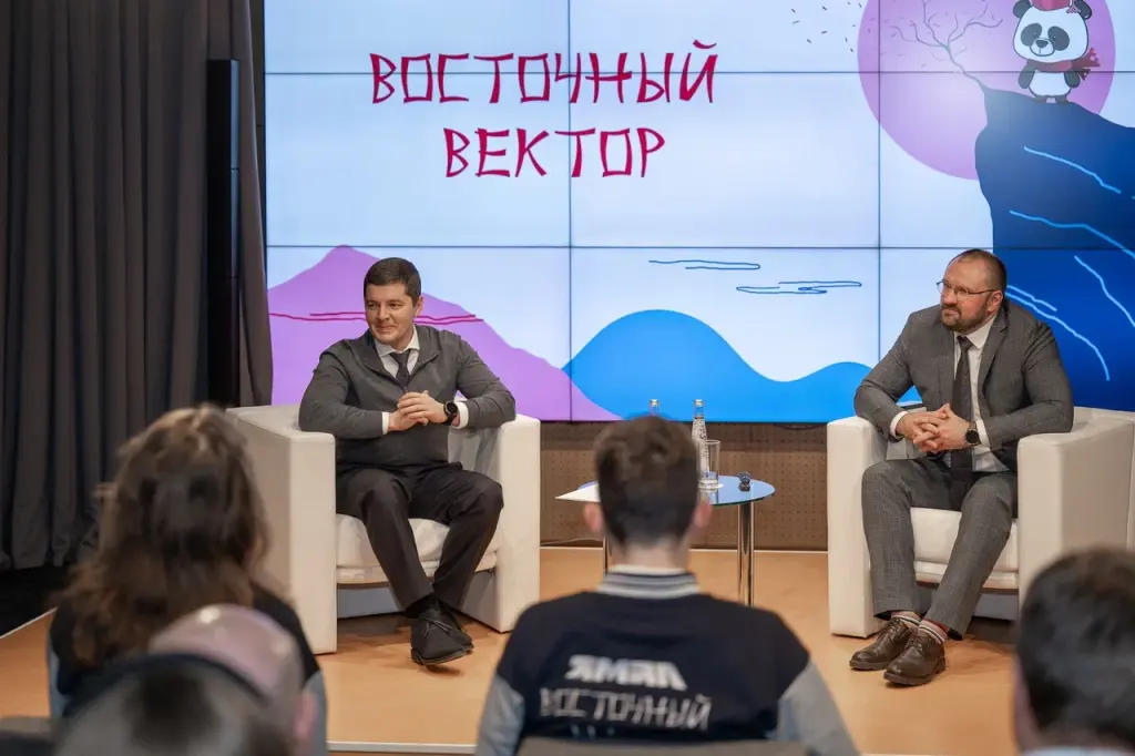 Губернатор поддержал идею языкового обмена между студентами МГУ из Китая и ямальскими школьниками