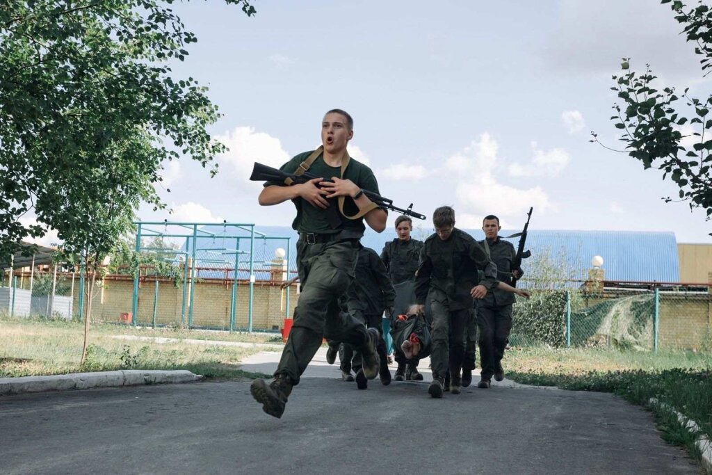 Летом подростки города могут отправиться на патриотические сборы