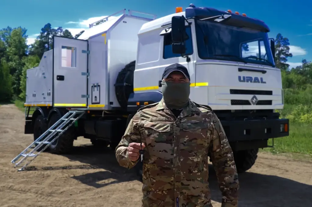 Ямал передал в зону специальной военной операции ремонтно-эксплуатационную машину