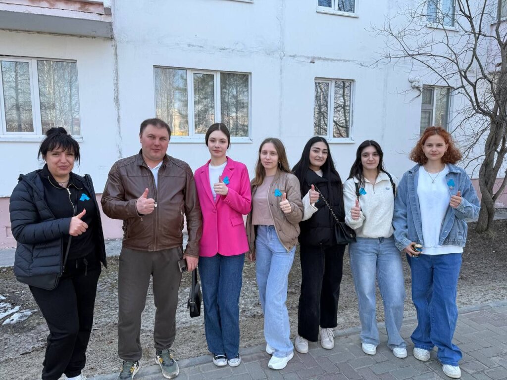 В Муравленко прошла акция «Бирюзовая лента»