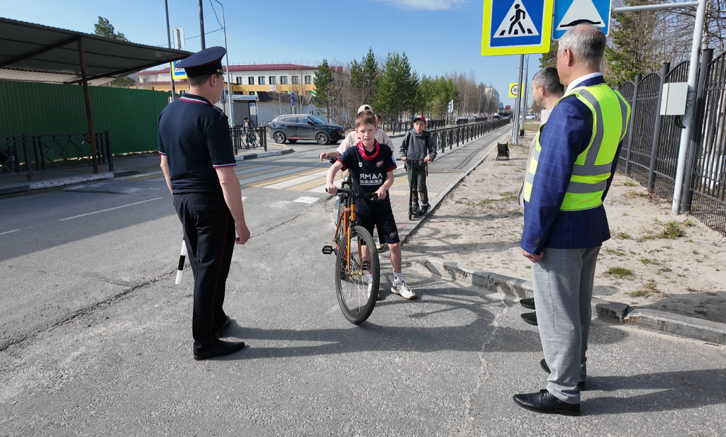 Муравленковские автоинспекторы организовали «Патруль безопасности»