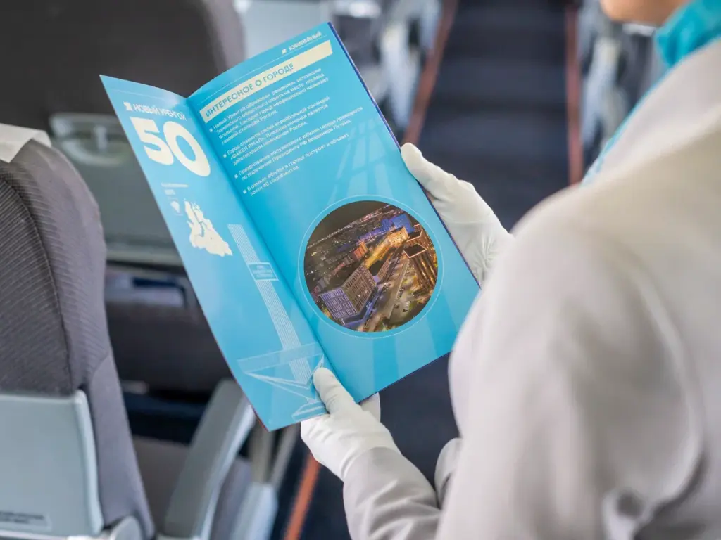 На рейсах авиакомпании «Ямал» появились буклеты о городах-юбилярах