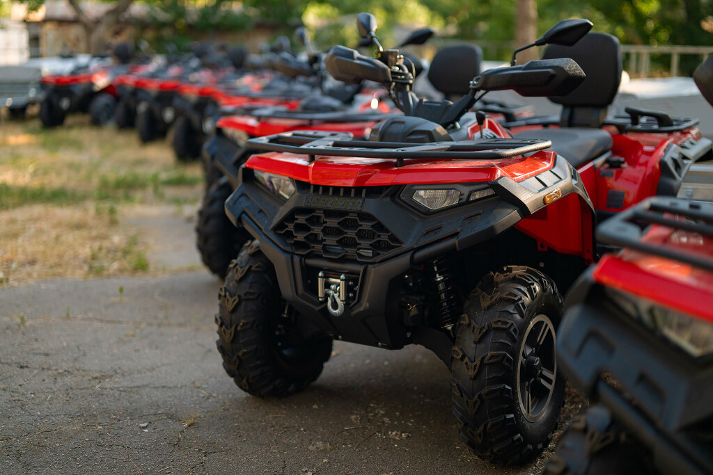 Дмитрий Артюхов передал новую партию техники военнослужащим