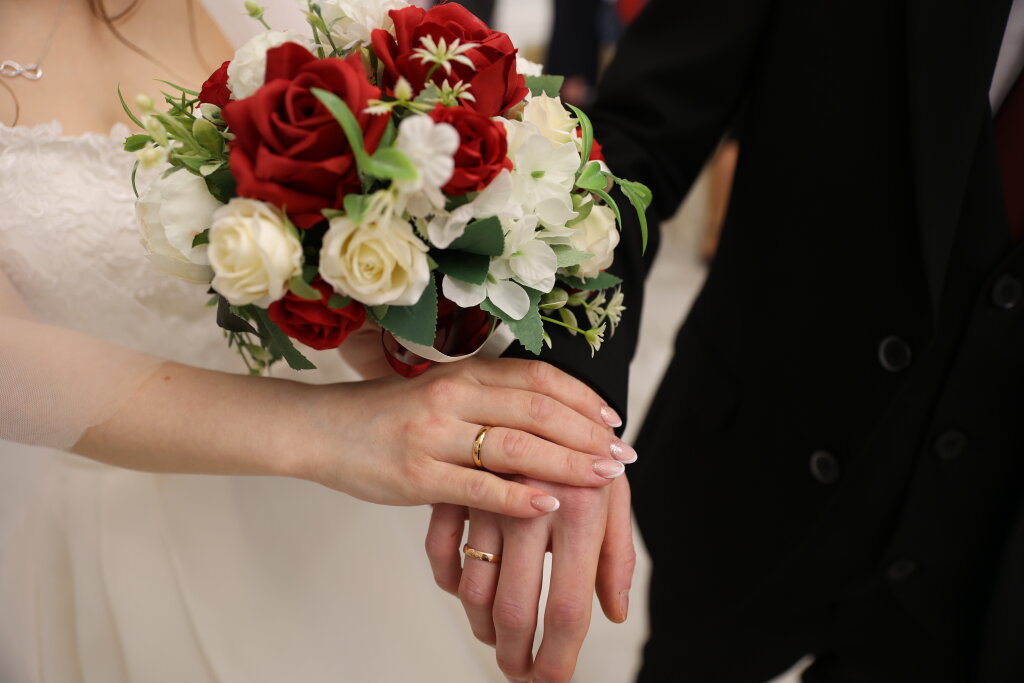 В День семьи, любви и верности в Муравленко сыграли одну свадьбу