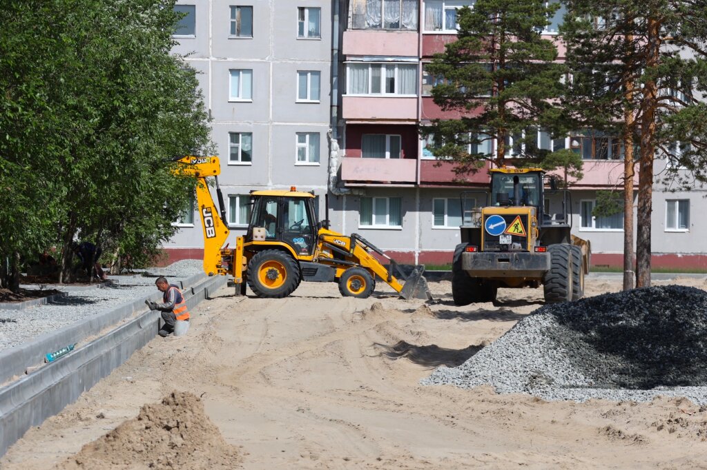 На Ямале благоустраивают дворовые территории и ремонтируют многоквартирники