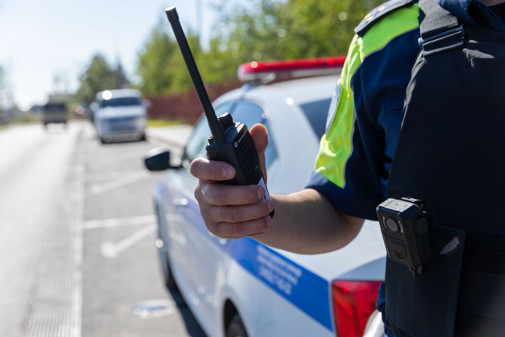 Госдума ужесточила наказание за непропуск автомобилей с мигалками