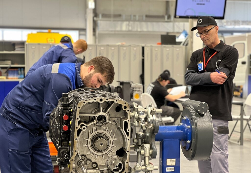 Педагоги-практики получат по миллиону за преподавание в колледжах Ямала