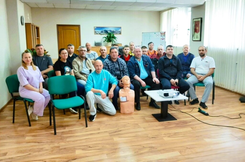 Трудовые коллективы города учатся оказывать первую помощь