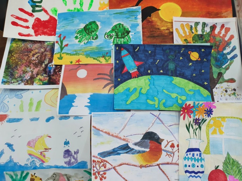 Юные муравленковцы поддерживают природу яркими красками