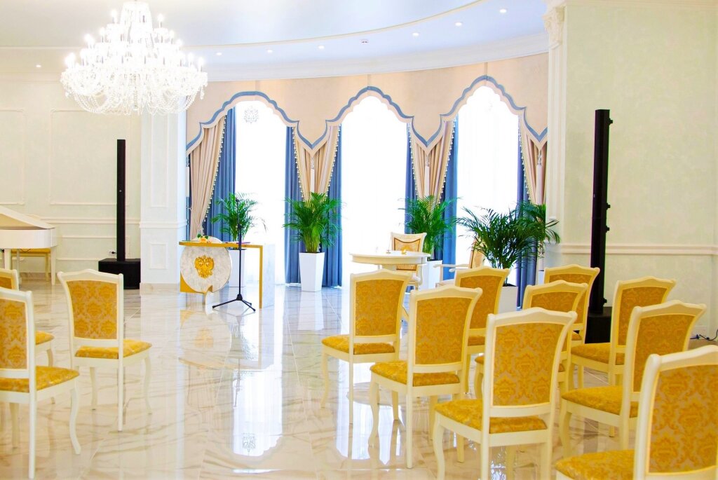 Юбиляры супружеской жизни могут сыграть свадьбу заново